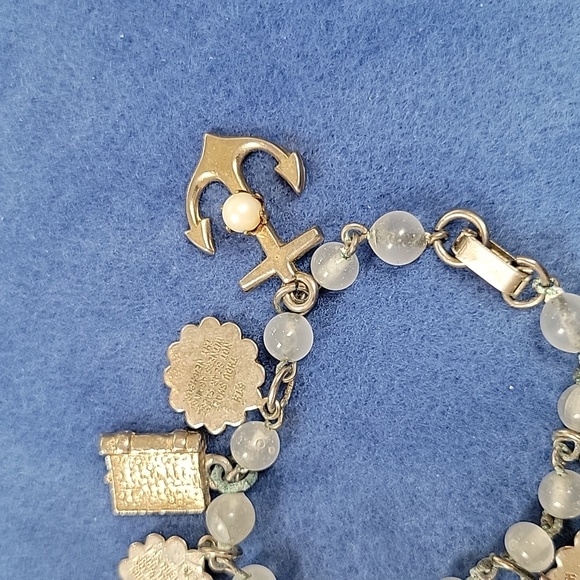 Vintage (10)Ten Commandment - Small CHARM BRACELET Faux Pearl on ANCHOR - Picture 4 of 4